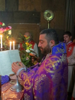 Զորավոր Սուրբ Աստվածածին եկեղեցու հոգևոր հովիվ Տեր Գրիգոր քհն. Գրիգորյանի Զատկական ուղերձը | Zoravor Surb Astvatsatsin Ekeghecu Hogevor Hoviv Ter Grigor Qhn. Grigoryani Zatkakan Ugherdzy